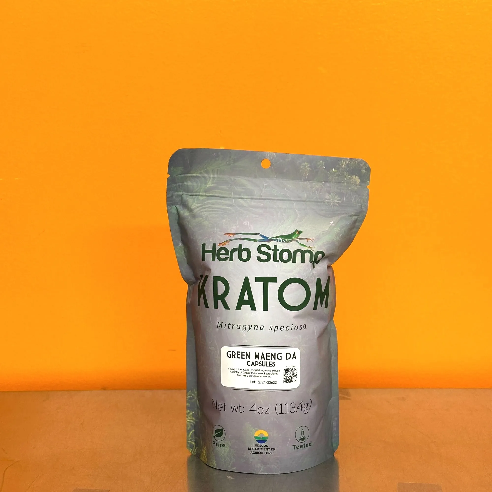 Green Maeng Da Kratom capsules — 8 oz resealable bag, Herb Stomp lab-tested kratom packaging